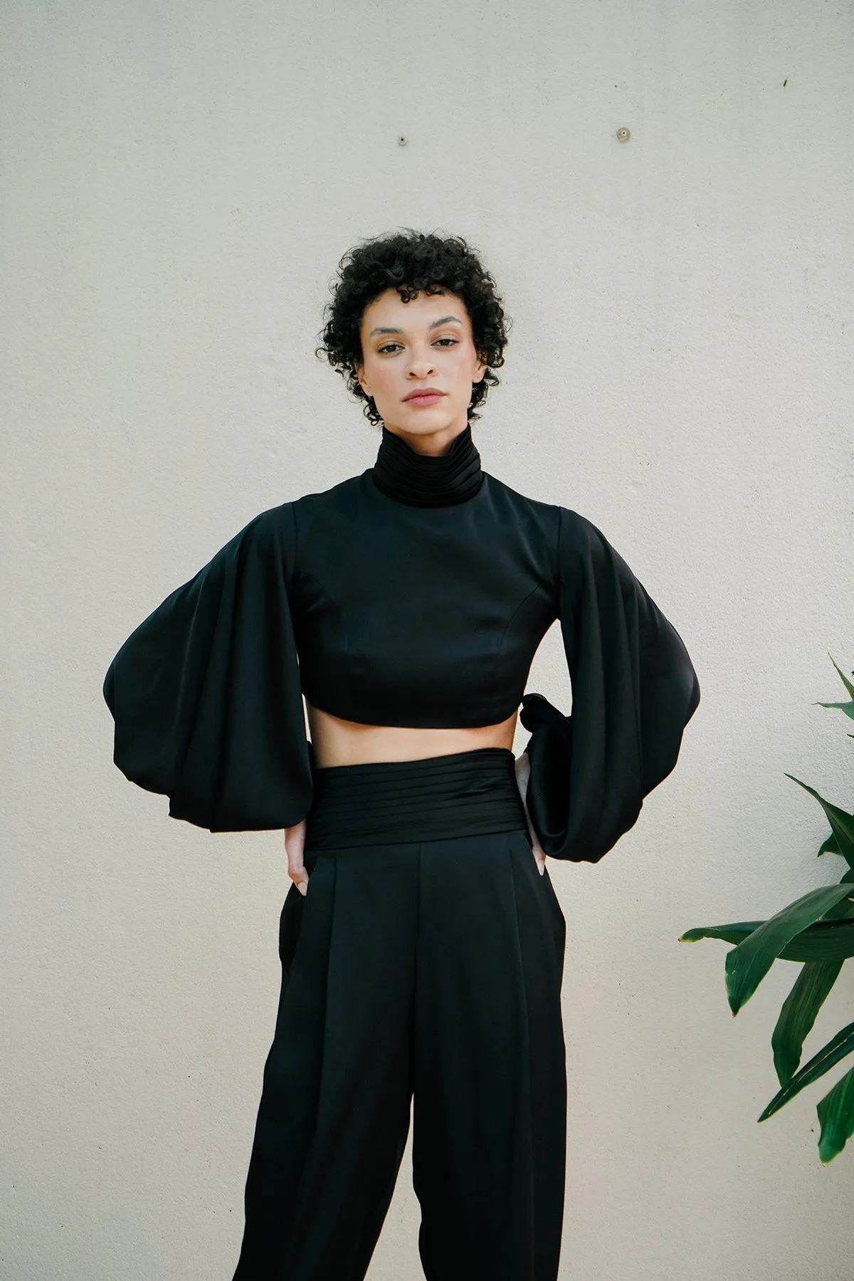 Amina Black Croptop