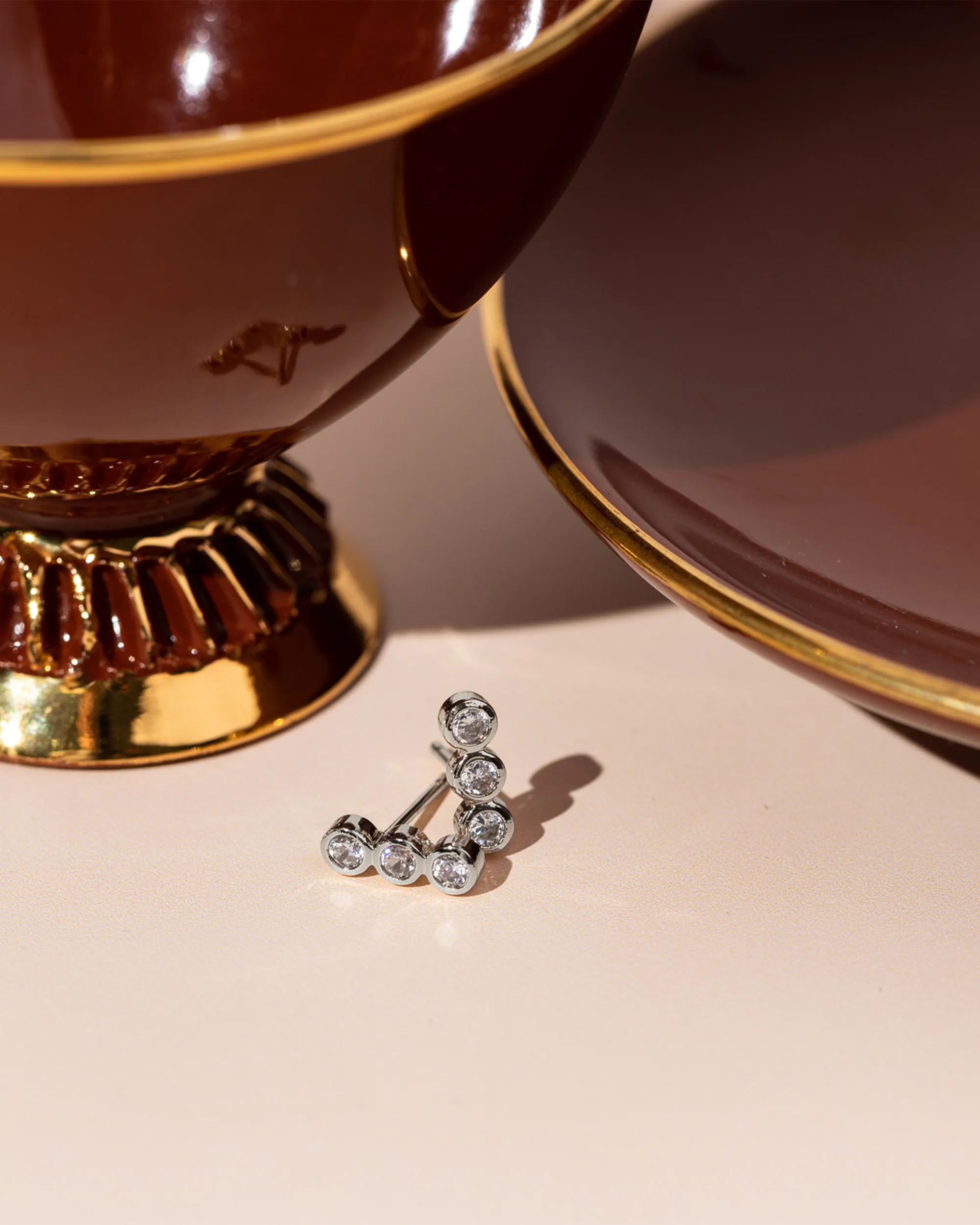 Bar Round Stud