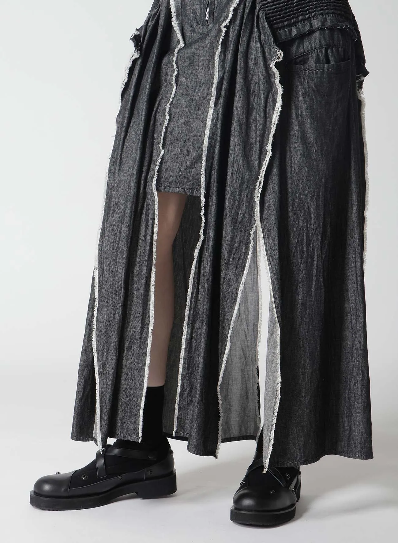 LIGHT DENIM GATHERED SKIRT