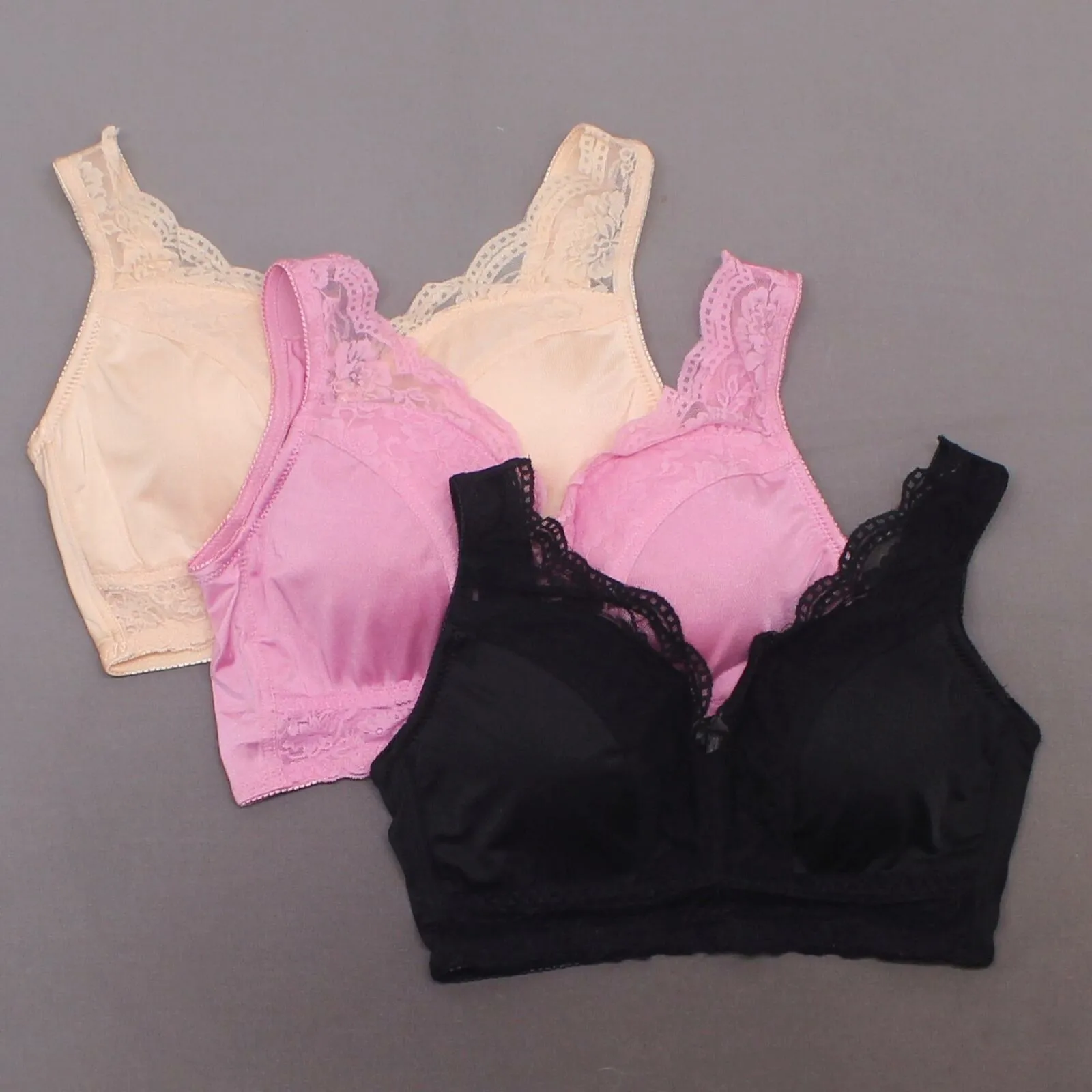 New Rhonda Shear LOT OF 3 Pinup Bra With Removable Pads. 656439-NEW Large