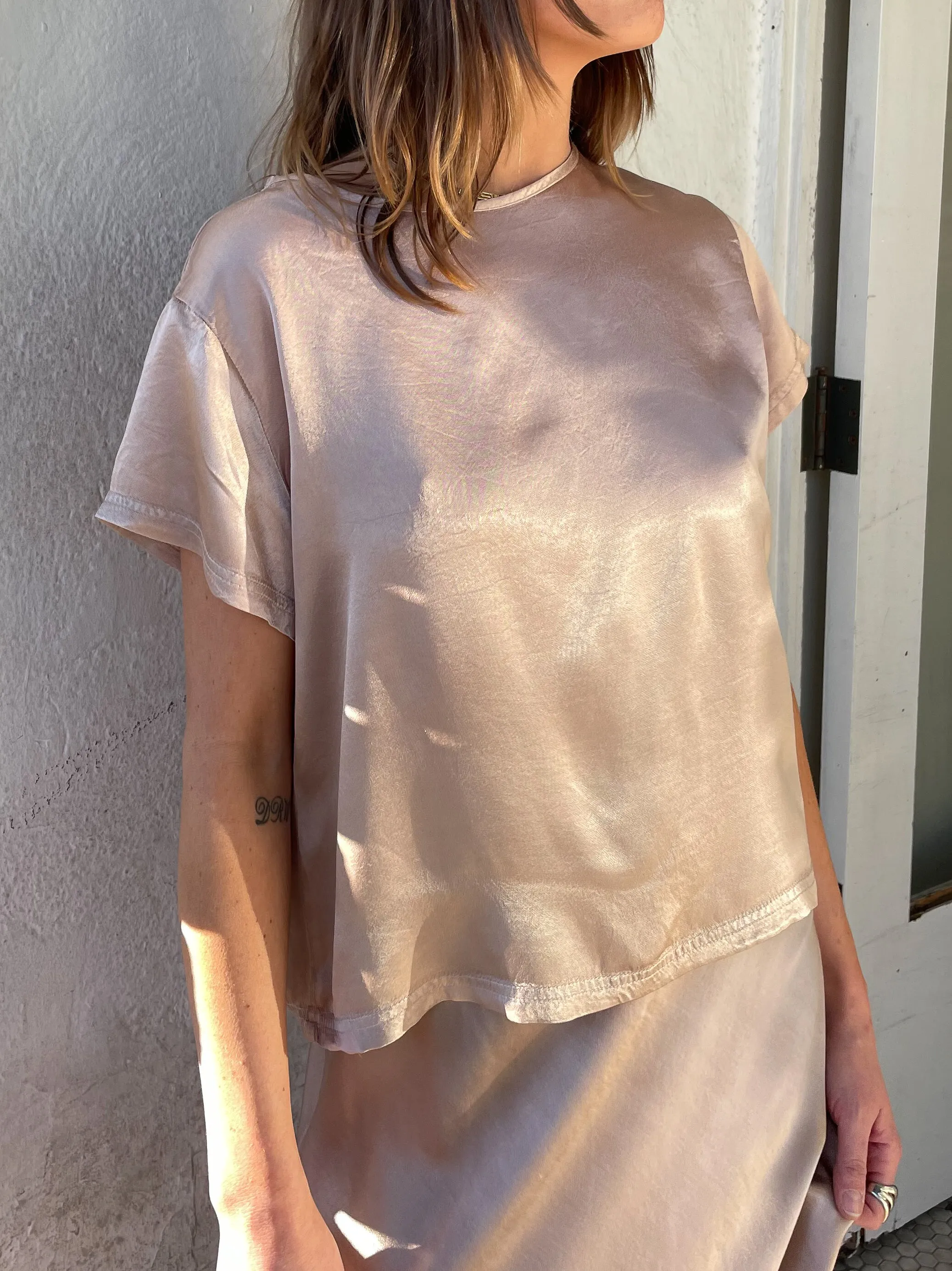 Piper Tee in Vintage Satin - Nude