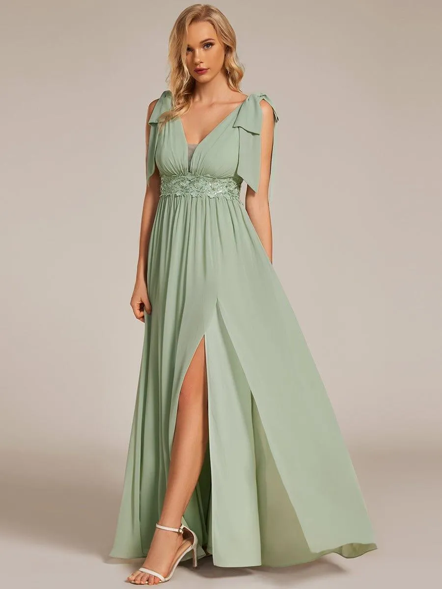 Robe longue de demoiselle d'honneur à taille empire avec nœud sur les épaules