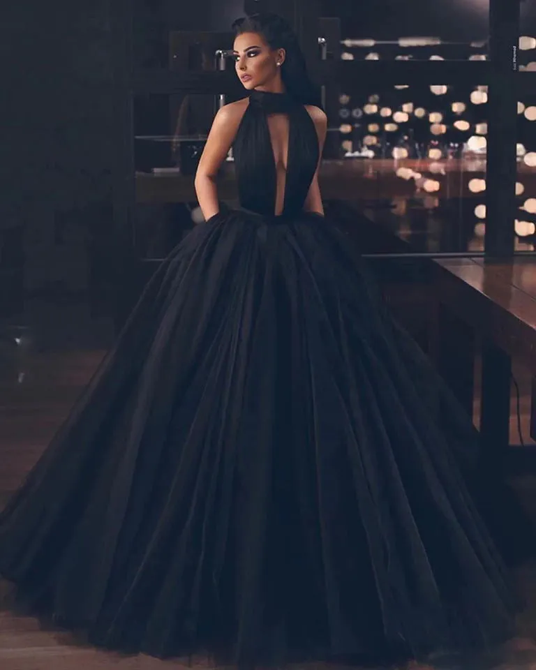 Sexy Black Ball-Gown Prom Dresses Tulle V-Neck Evening Gowns