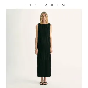 Sleeveless Pleated Maxi Dress