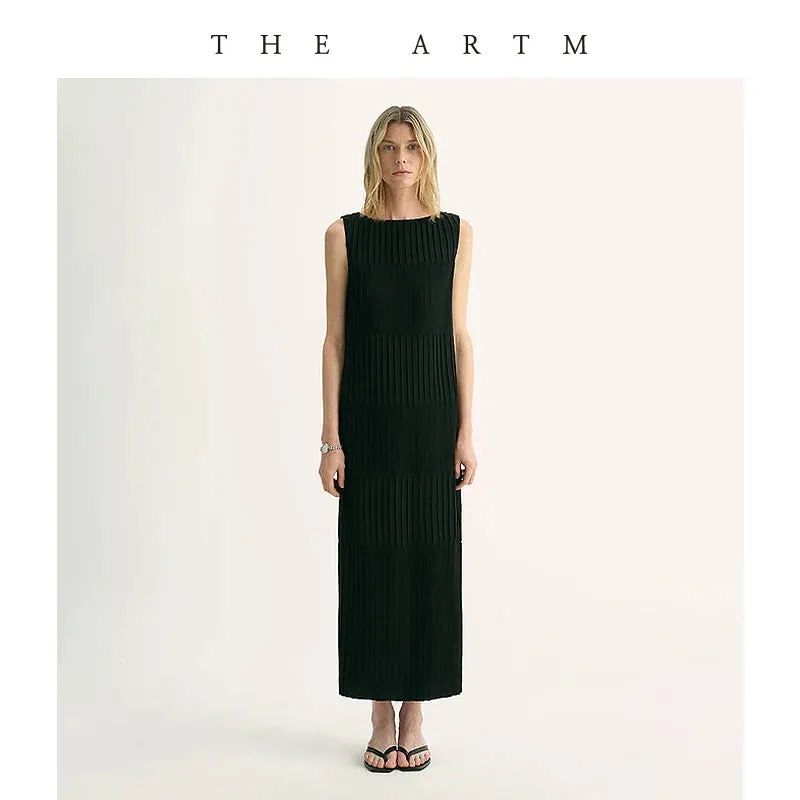 Sleeveless Pleated Maxi Dress