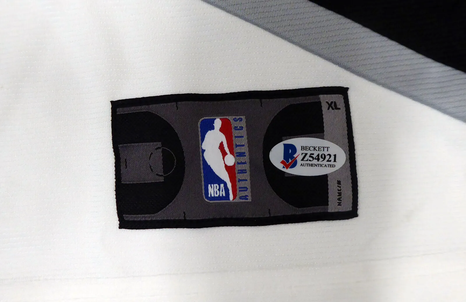 Trail Blazers Damian Lillard Autographed White Fanatics Jersey XL Beckett Z54921
