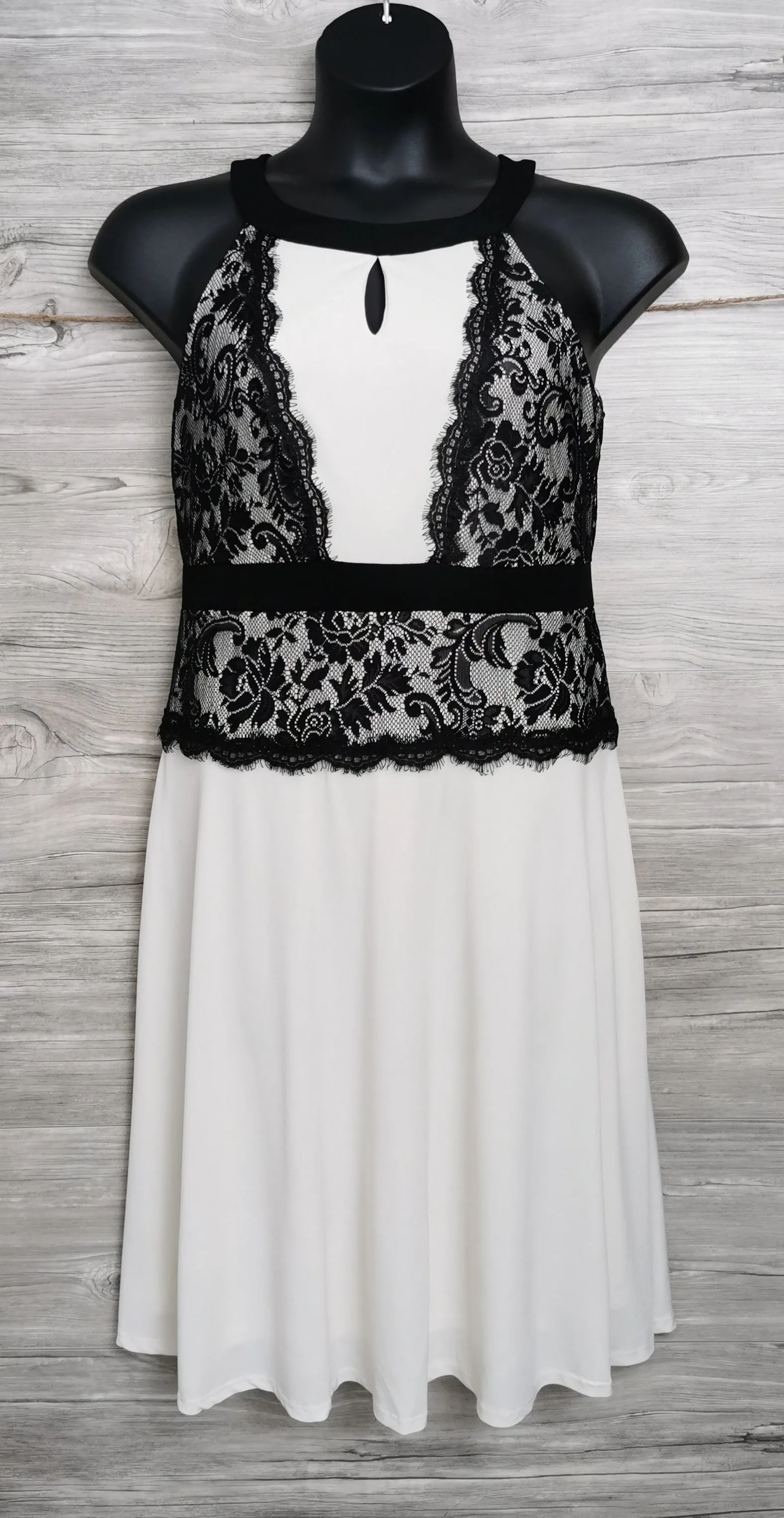 WOMENS PLUS SIZE 14 - SANGRIA PETITE, Empire Lace Dress EUC B53